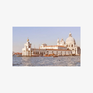 Boat tour of the artistic beauties of Venice (Romantic Getaway)